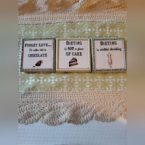 Grasslands Road magnet set (3)